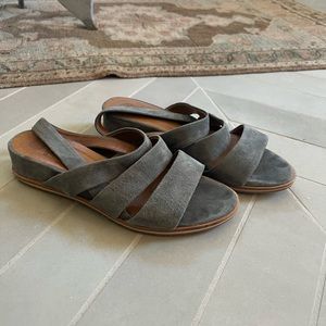 Coclico Koi microwedge sandals